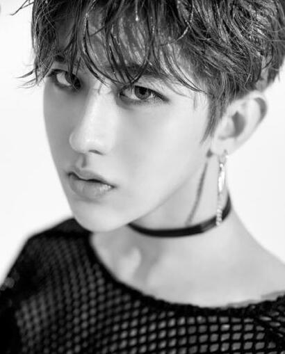 偶像練習(xí)生蔡徐坤整容了？舊照大變臉