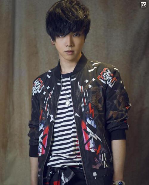 華晨宇整容前后照片 華晨宇做了下頜角整形？