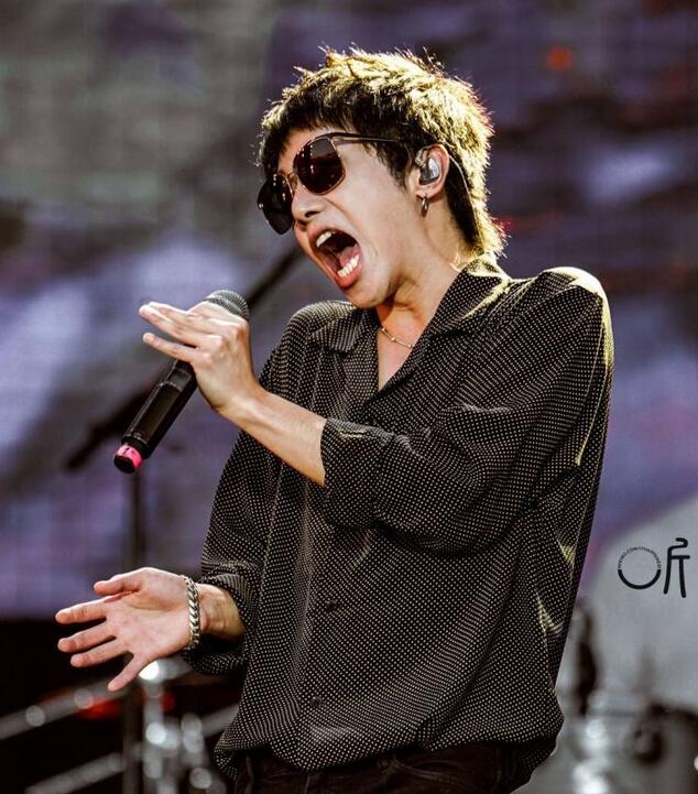 華晨宇整容前后照片 華晨宇做了下頜角整形？