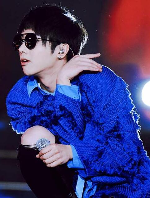 華晨宇整容前后照片 華晨宇做了下頜角整形？