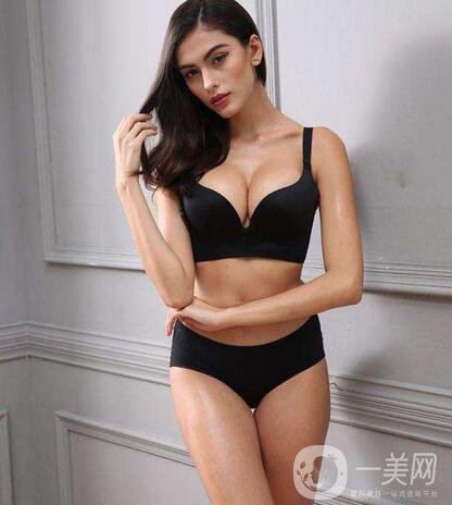 妙桃假體隆胸價(jià)格大概是多少？