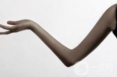 做上臂吸脂術后小臂腫怎么辦?