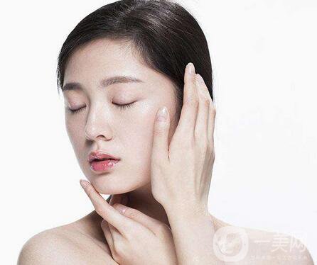 如何消除雙下巴？ 怎么減雙下巴？