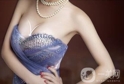 自體隆胸要休息多久？