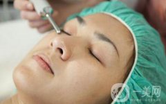 激光去眼袋術(shù)后如何護(hù)理 應(yīng)該注意什么