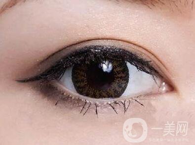 上班族何時(shí)割雙眼皮比較合適？