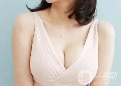 妙桃假體隆胸費用大概是多少？