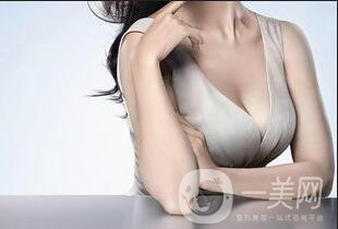 深圳乳房下垂矯正術(shù)費用