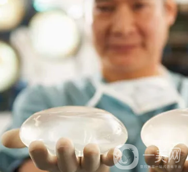 ct能照出隆胸假體嗎