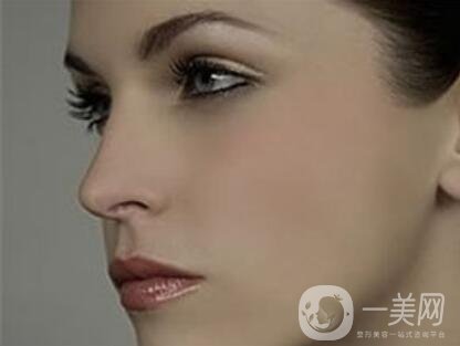 鼻翼縮小手術(shù)費用,鼻翼縮小價格