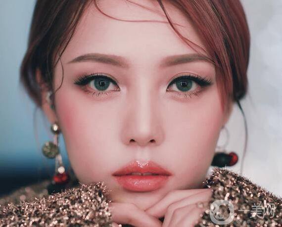 三點(diǎn)定位雙眼皮后可以立即化妝嗎 多久可以化妝？