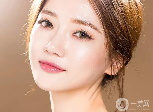 玻尿酸隆鼻術(shù)