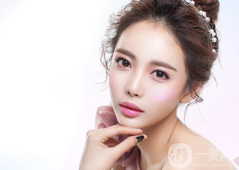 自體隆鼻價格多少？ 