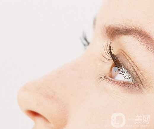 假體隆鼻的價格高嗎？