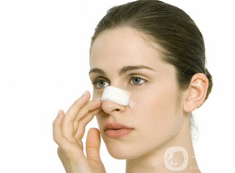 歪鼻矯正多少錢,歪鼻矯正注意事項(xiàng)