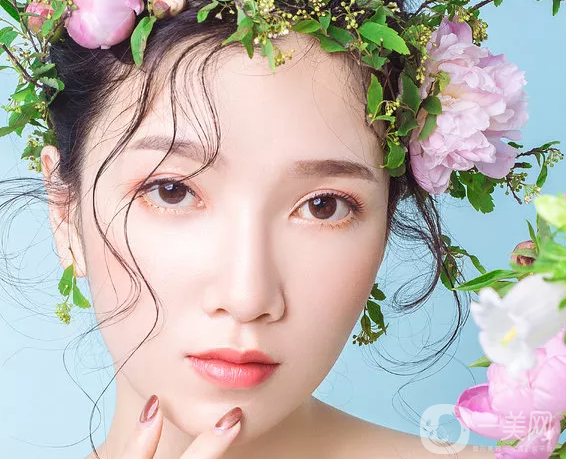 開眼角手術(shù)圖