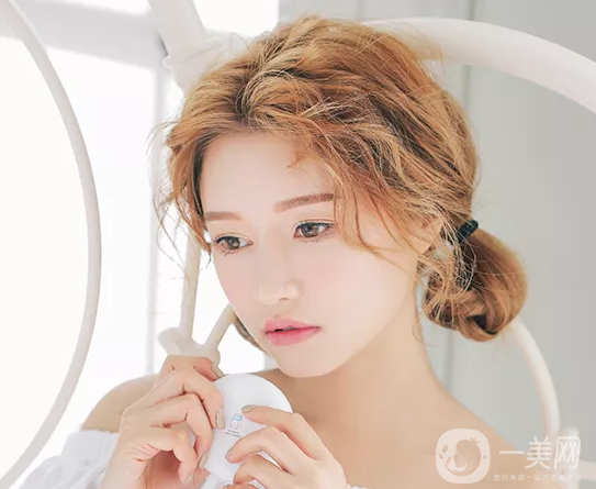 拉皮手術(shù)后多久能恢復(fù)？