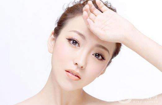 上海假體墊鼻梁多少錢 墊鼻梁的手術(shù)方法