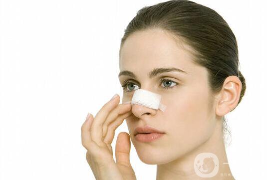 硅膠假體隆鼻價格,硅膠假體隆鼻多少錢