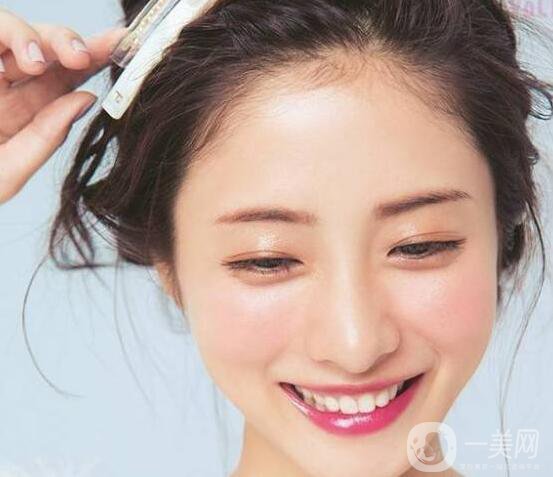 臉上長(zhǎng)紅血絲怎么辦?去紅血絲攻略親測(cè)*