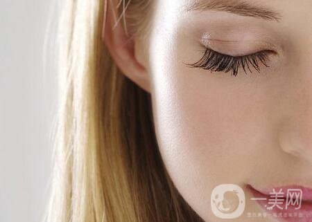 睫毛稀疏成因是什么 該怎么辦?