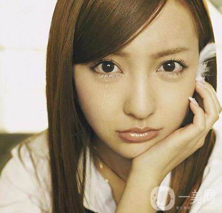 標(biāo)準(zhǔn)的仰月唇女明星有哪些？其中還有AB的整容模板！