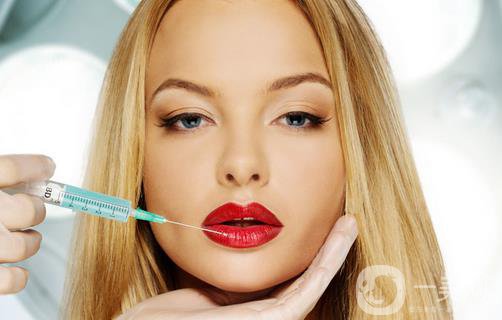 玻尿酸豐唇后會腫嗎？玻尿酸豐唇注意事項
