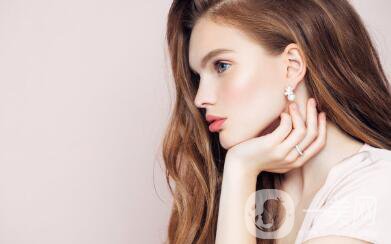 自體脂肪能墊下巴嗎？*果怎么樣？