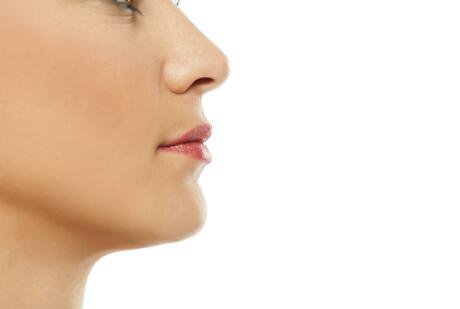 自體脂肪墊下巴費用一般是多少？