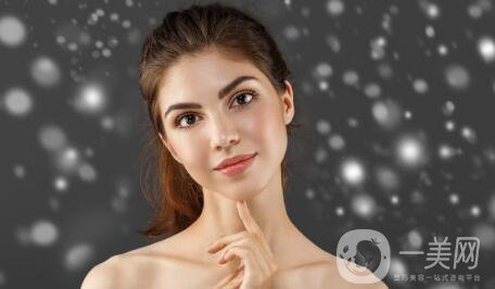 隆鼻手術(shù)的必要性和可能存在的風(fēng)險(xiǎn)