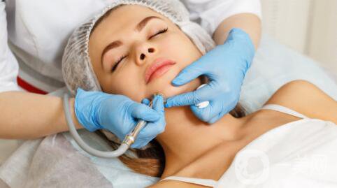 做彩光嫩膚手術(shù)要多少錢？維持時間和優(yōu)勢揭露