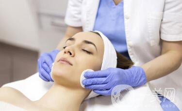 做彩光嫩膚手術(shù)要多少錢？維持時間和優(yōu)勢揭露