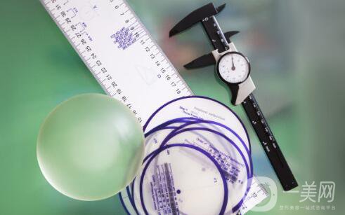 隆胸手術(shù)該如何選擇假體大小?