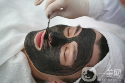 黑臉娃娃縮小毛孔和白瓷娃娃那個(gè)好