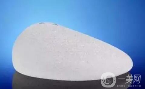 水滴型假體隆胸