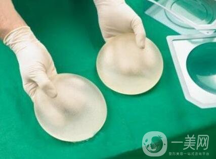 假體隆胸術(shù)有哪些特點(diǎn)？