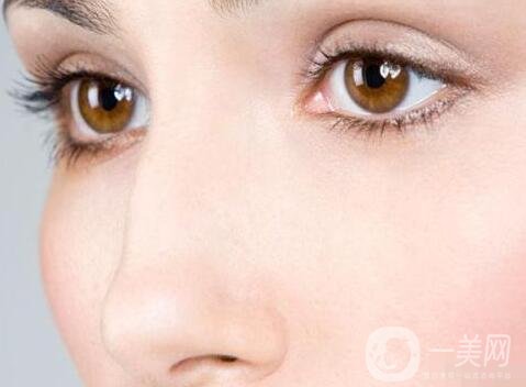 重慶哪里割雙眼皮比較好?選擇正規(guī)機構(gòu)認(rèn)準(zhǔn)這幾點!