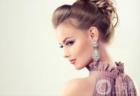 *后怎樣護(hù)理鼻頭?能捏嗎?