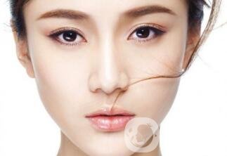  假體隆鼻*果怎么樣呢？是否自然？