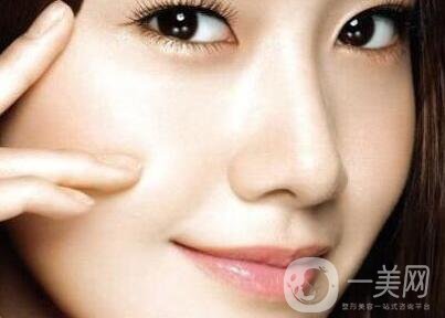 假體隆鼻整形手術(shù)一般多少錢？