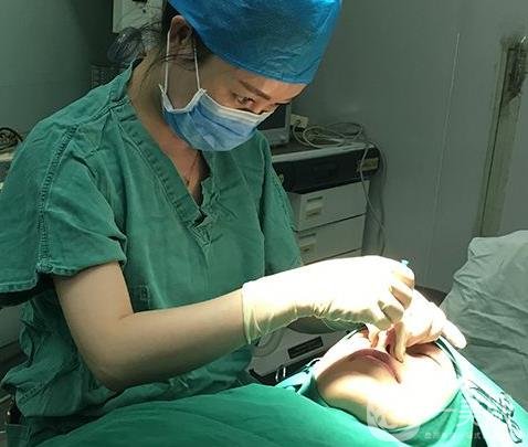 隆鼻手術(shù)會(huì)對(duì)我們的身體有危害嗎?