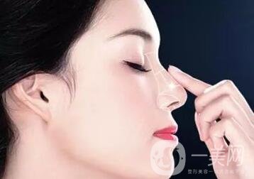 隆鼻手術的風險大嗎？有哪些？