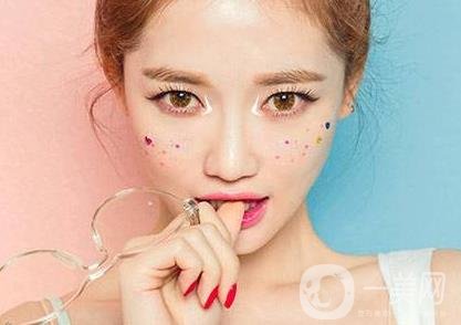 開眼角手術(shù)費(fèi)用大概是多少？