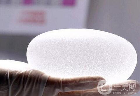 假體隆胸影響哺乳嗎?會(huì)有影響嗎