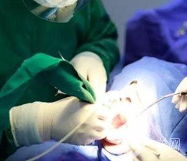 中大光華口腔醫(yī)院種植牙多少錢?價格表2020年項目明細(xì)一覽