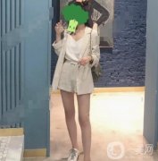 雖然我的面部五官長(zhǎng)得挺好看的，但是我的身材就有些不理想了，尤其是大腿上