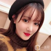 鼻子的形態(tài)很普通，我想讓自己的鼻子變得立體起來(lái)，所以我在考慮通過(guò)手術(shù)的