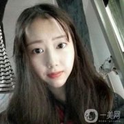 經(jīng)常的熬夜加班，真的使人更加的衰老，這使得自己30多歲黑眼圈就特別的重