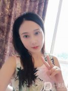 現(xiàn)在的我出門的時候就不會帶著頭套了，在家的時候我還是會佩戴的，畢竟在家