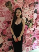 做完自體脂肪隆胸手術(shù)已經(jīng)有三個月的時間了，感覺現(xiàn)在穿衣服都和之前不一樣